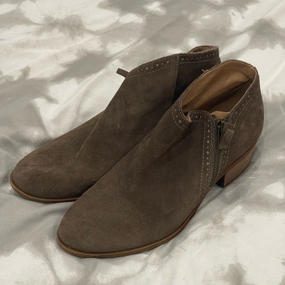 Lucky Brand 8.5 “Beena”‎ Leather Upper Side Zip Stud/Stitching Accents - Picture 1 of 8